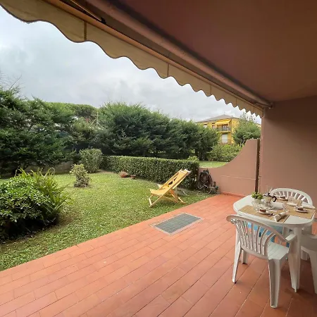 Relax In Piscina - Free Parking E Ampio Giardino *