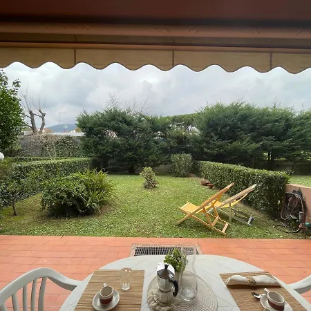 Relax In Piscina - Free Parking E Ampio Giardino *