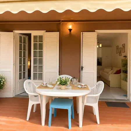 Relax In Piscina - Free Parking E Ampio Giardino *