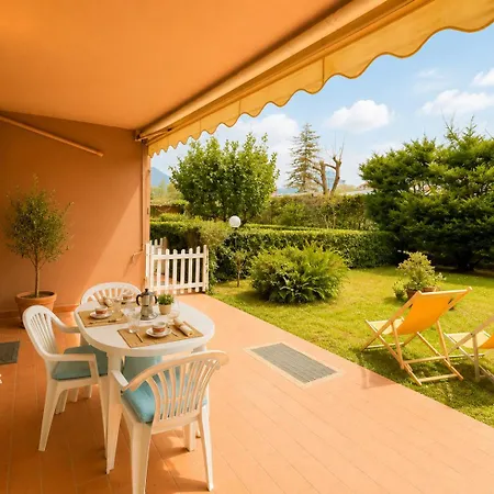 Relax In Piscina - Free Parking E Ampio Giardino דירה *
