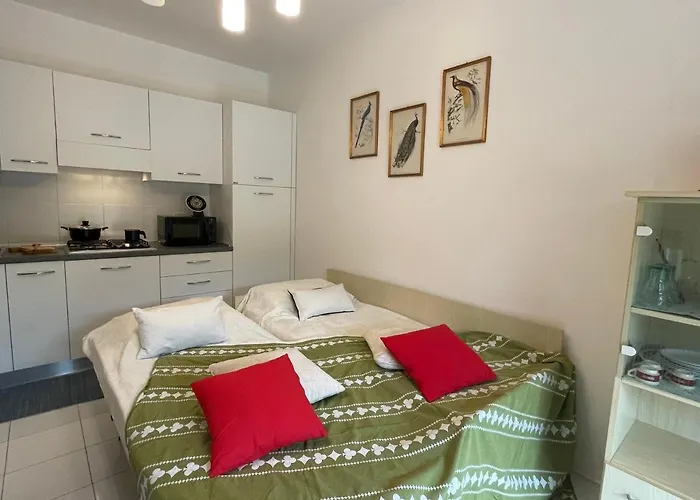 Apartment Relax In Piscina - Free Parking E Ampio Giardino Loano