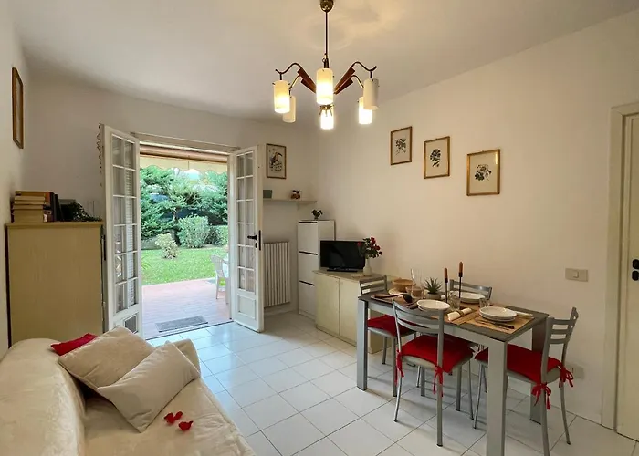 Relax In Piscina - Free Parking E Ampio Giardino Apartamento